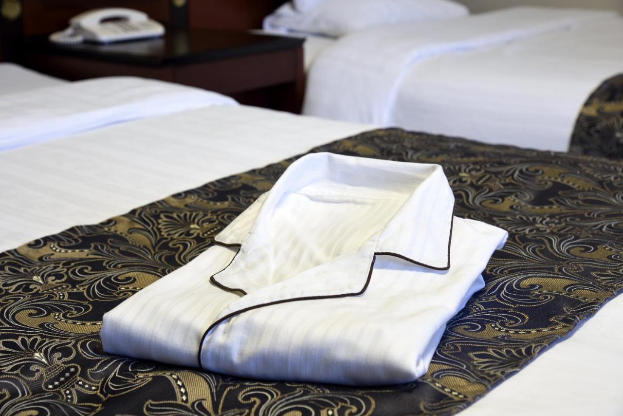 Rihga Royal Hotel Hiroshima Bagian luar foto