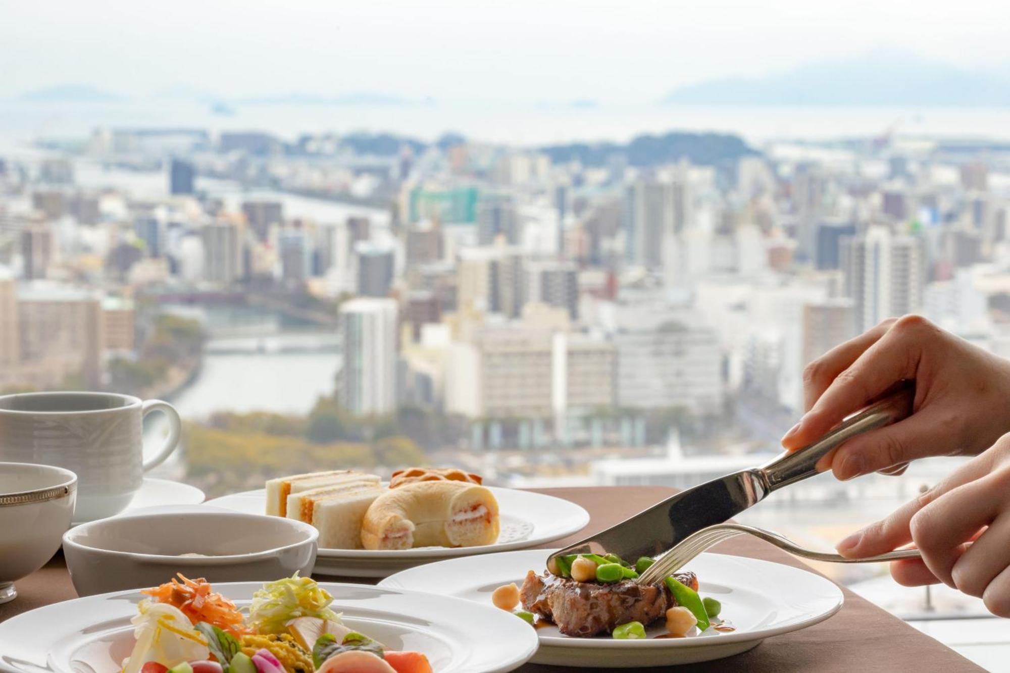 Rihga Royal Hotel Hiroshima Bagian luar foto