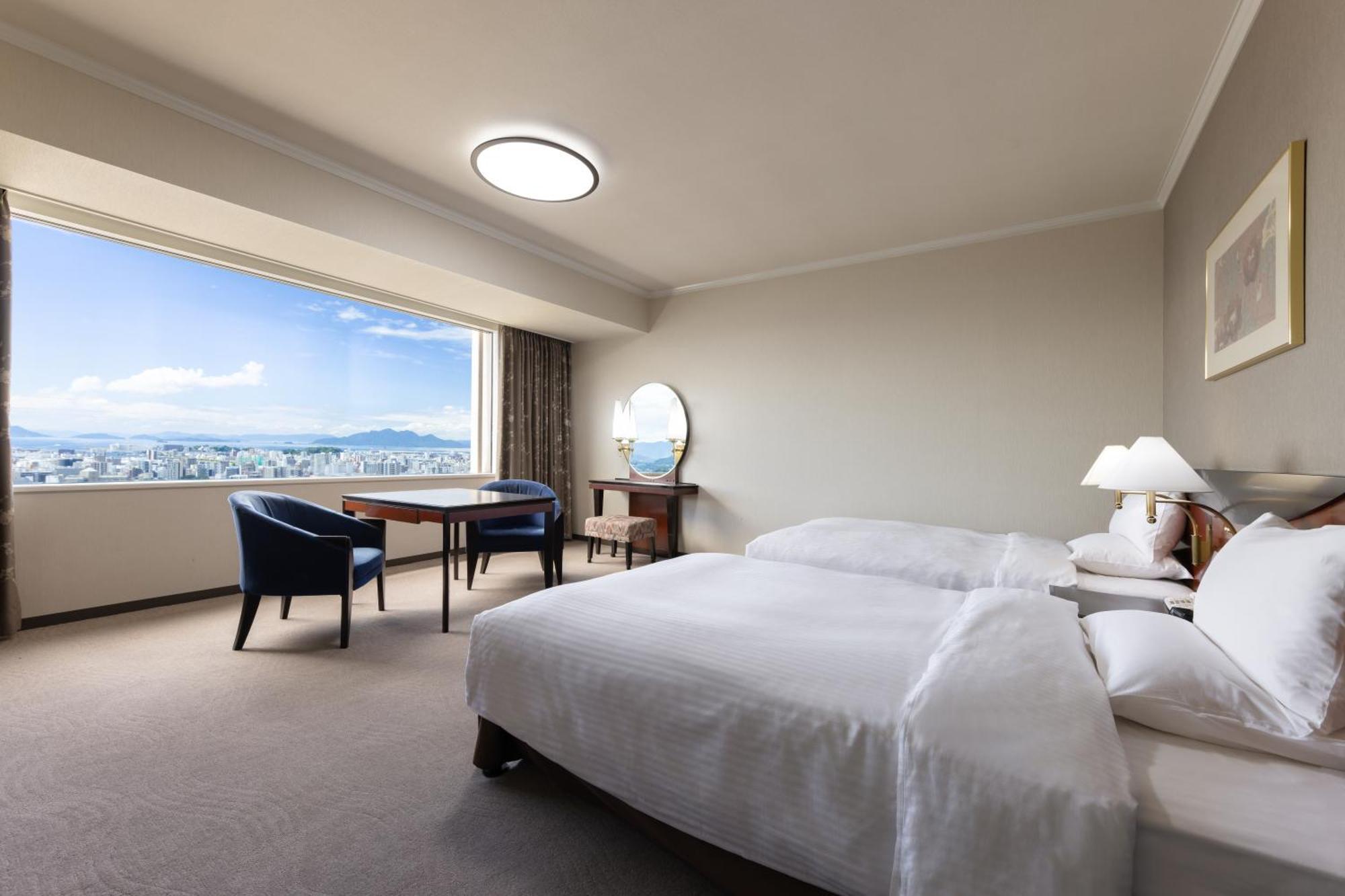 Rihga Royal Hotel Hiroshima Bagian luar foto