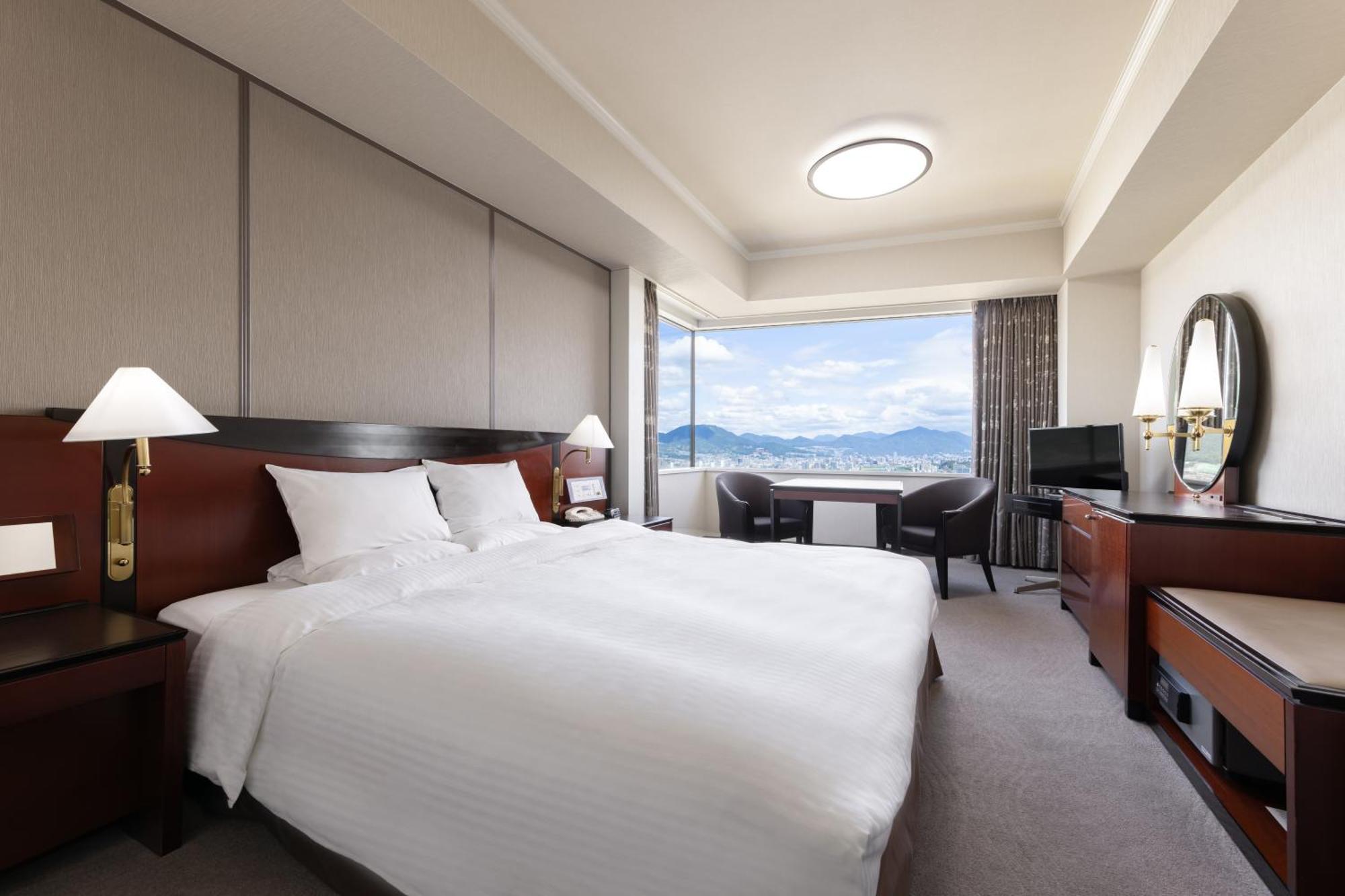 Rihga Royal Hotel Hiroshima Bagian luar foto