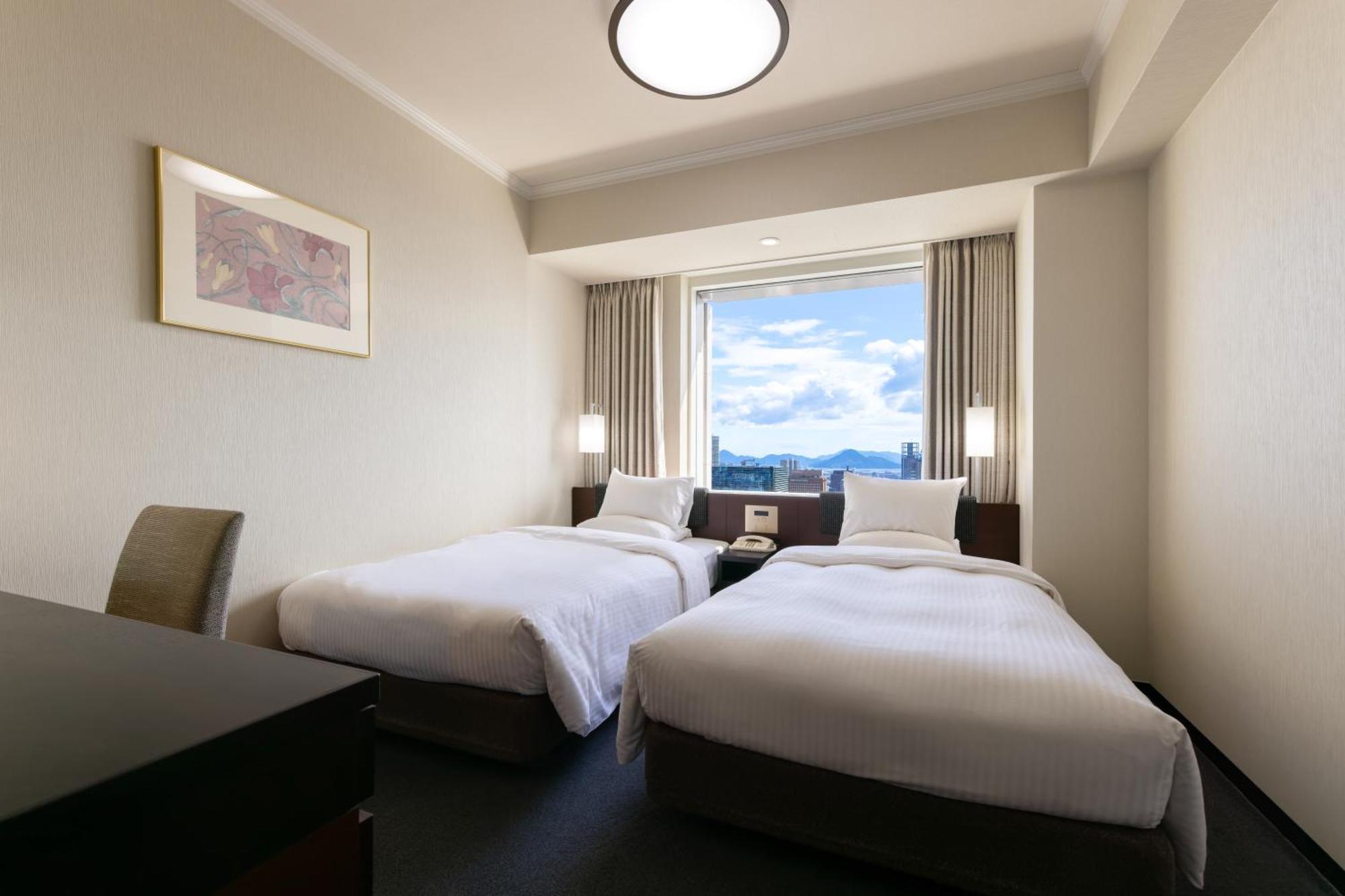 Rihga Royal Hotel Hiroshima Bagian luar foto