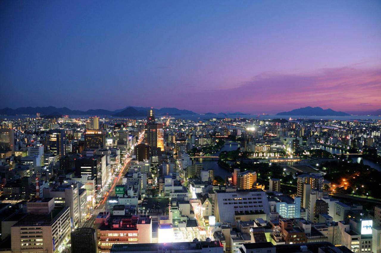 Rihga Royal Hotel Hiroshima Bagian luar foto